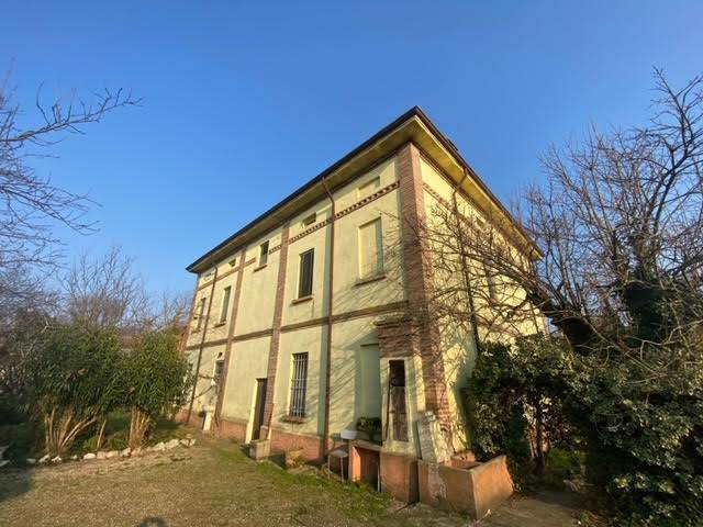casa indipendente in vendita a Castellucchio in zona Sarginesco