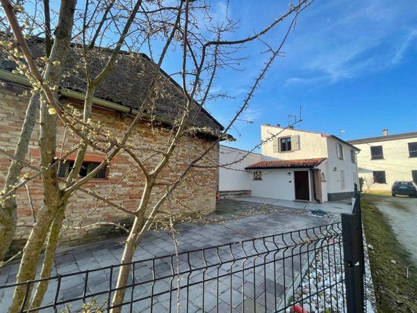 casa indipendente in vendita a Castellucchio
