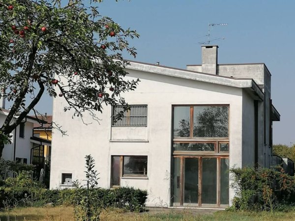 casa indipendente in vendita a Castellucchio
