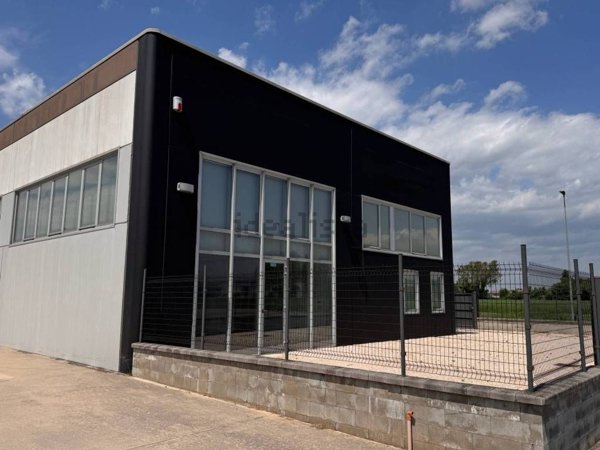 capannone in vendita a Castellucchio