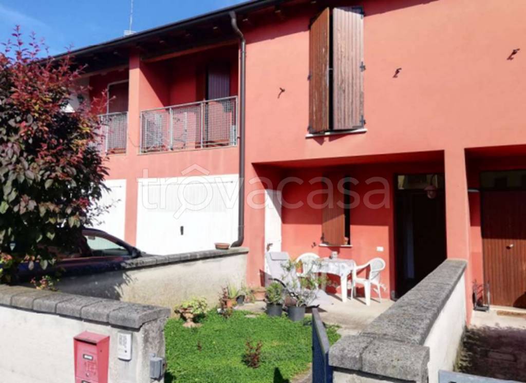 casa indipendente in vendita a Castellucchio