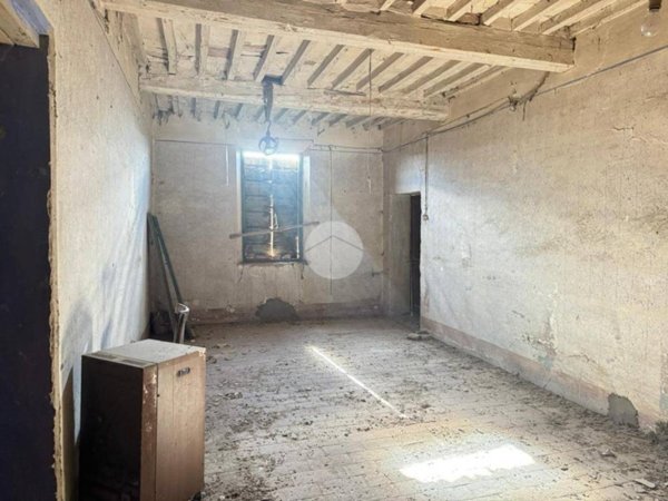 casale in vendita a Castellucchio