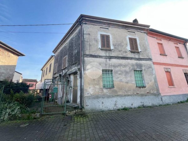 casa semindipendente in vendita a Castellucchio