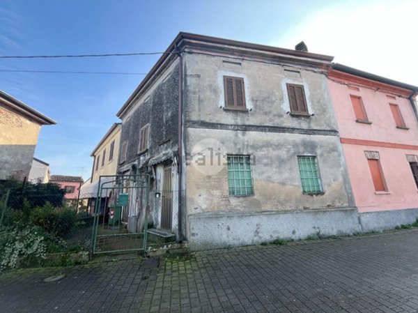 casa semindipendente in vendita a Castellucchio