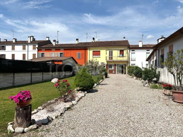 casa indipendente in vendita a Castellucchio