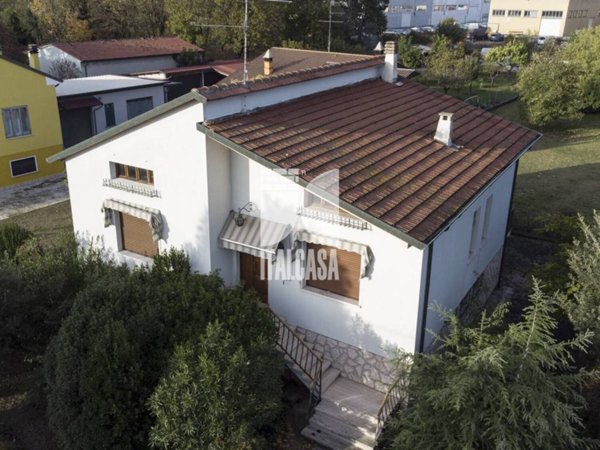 casa indipendente in vendita a Castellucchio