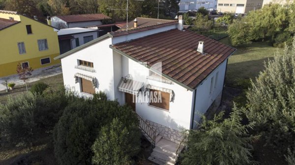 casa indipendente in vendita a Castellucchio