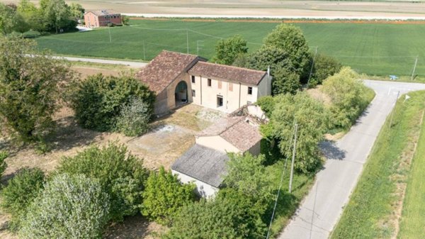 casa indipendente in vendita a Castellucchio