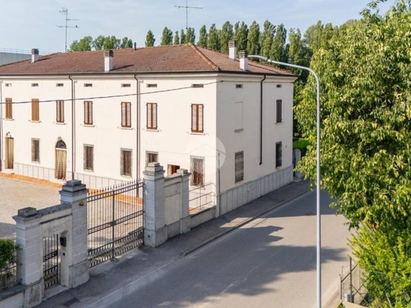 casa indipendente in vendita a Castellucchio