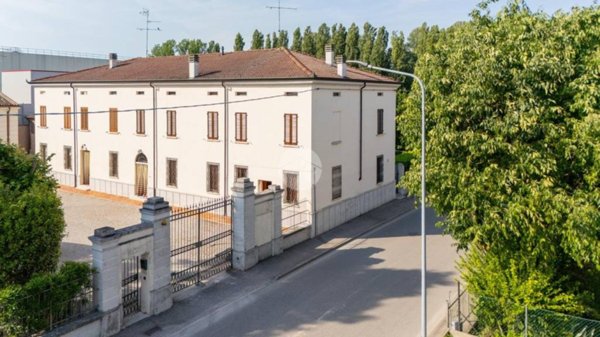 casa indipendente in vendita a Castellucchio