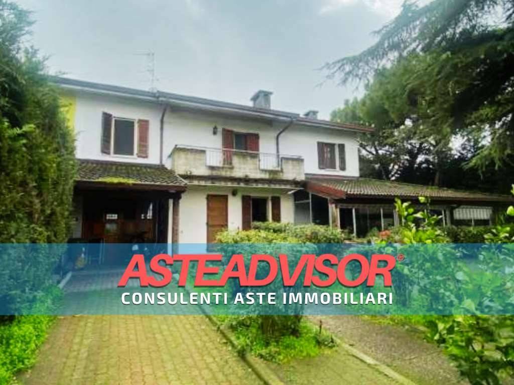 casa indipendente in vendita a Castellucchio in zona Sarginesco