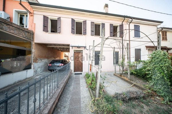 casa indipendente in vendita a Castellucchio in zona Gabbiana