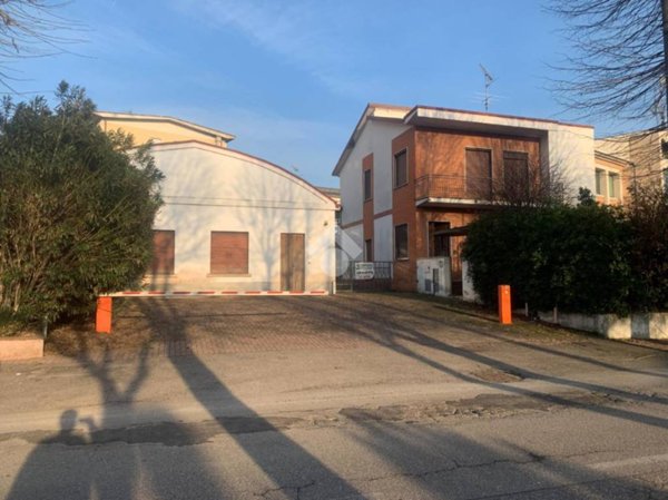 casa indipendente in vendita a Castiglione delle Stiviere