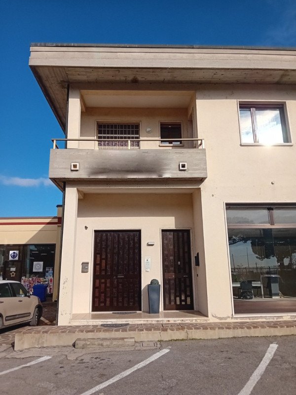 negozio in vendita a Castiglione delle Stiviere