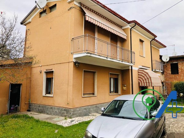 casa indipendente in vendita a Castiglione delle Stiviere