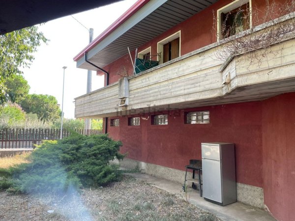 casa indipendente in vendita a Castiglione delle Stiviere