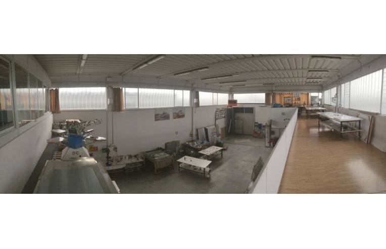 locale commerciale in vendita a Castiglione delle Stiviere in zona Gozzolina