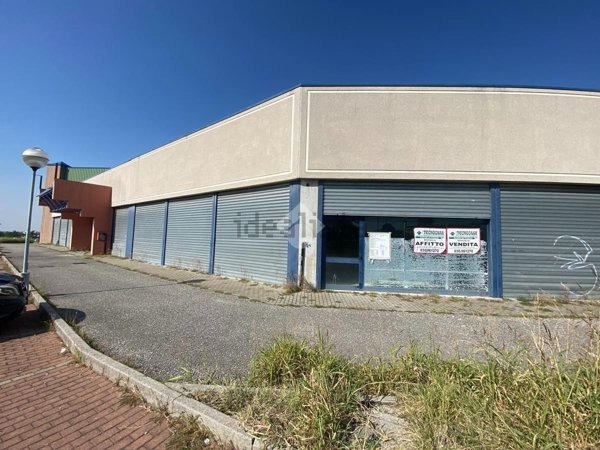 locale commerciale in vendita a Castiglione delle Stiviere