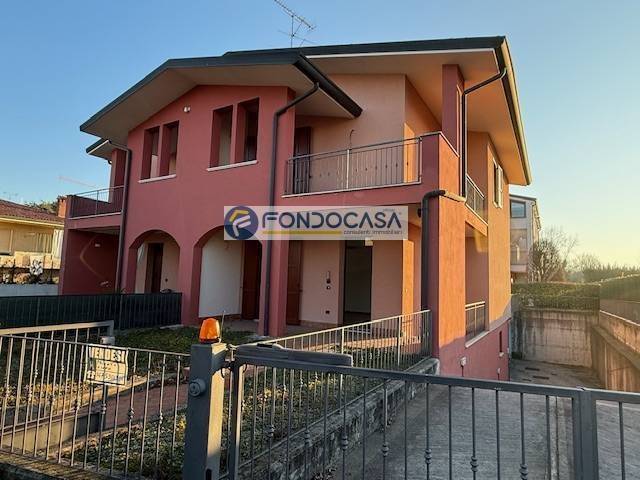 casa indipendente in vendita a Castiglione delle Stiviere