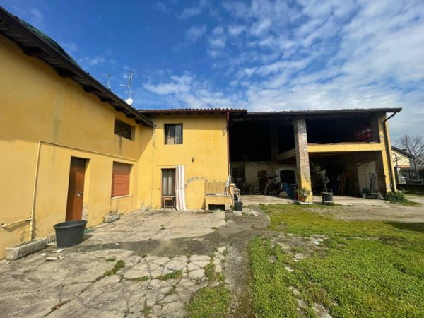 casa indipendente in vendita a Castiglione delle Stiviere