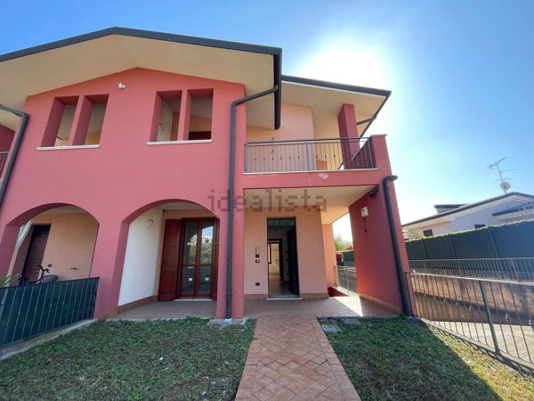 casa indipendente in vendita a Castiglione delle Stiviere