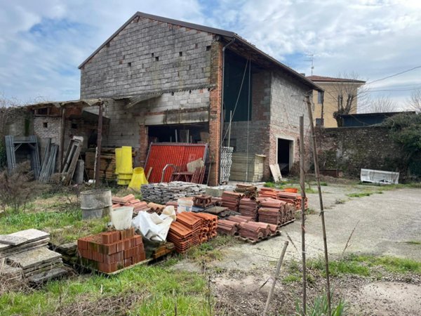 casale in vendita a Castiglione delle Stiviere in zona Astore