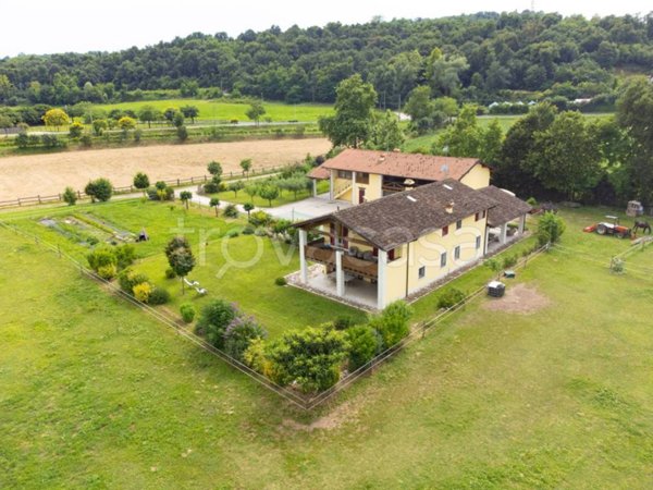 casa indipendente in vendita a Castiglione delle Stiviere in zona Astore