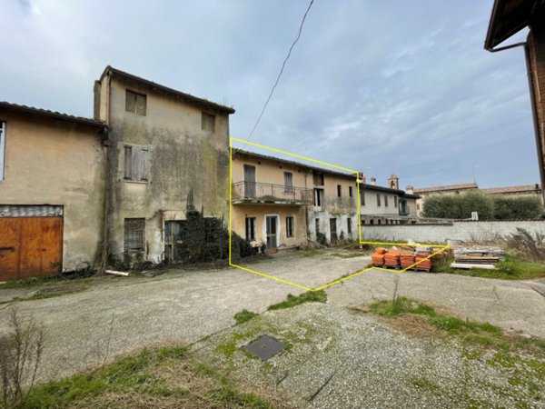 casa indipendente in vendita a Castiglione delle Stiviere in zona Astore
