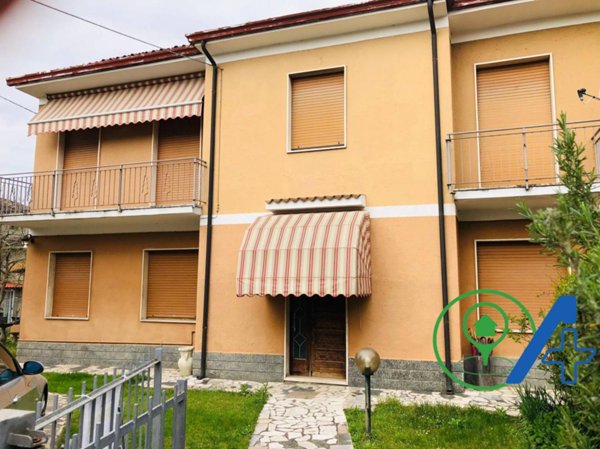 casa indipendente in vendita a Castiglione delle Stiviere