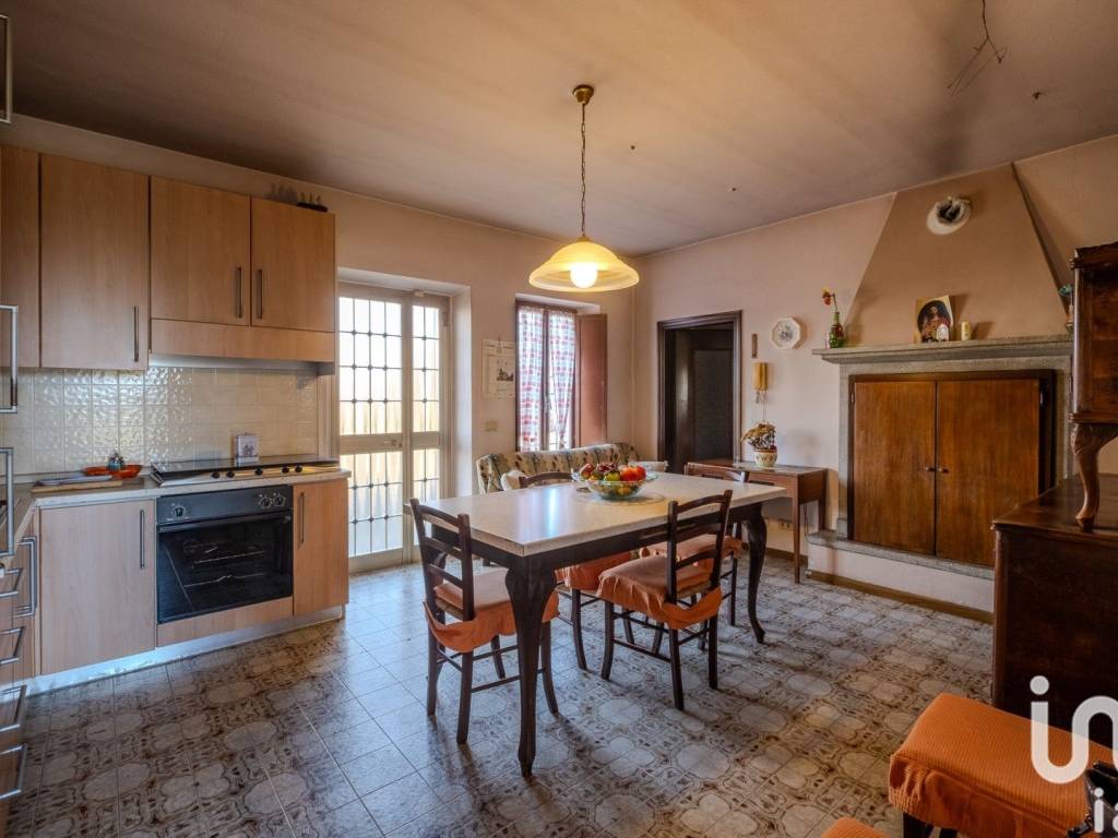 casa indipendente in vendita a Castiglione delle Stiviere