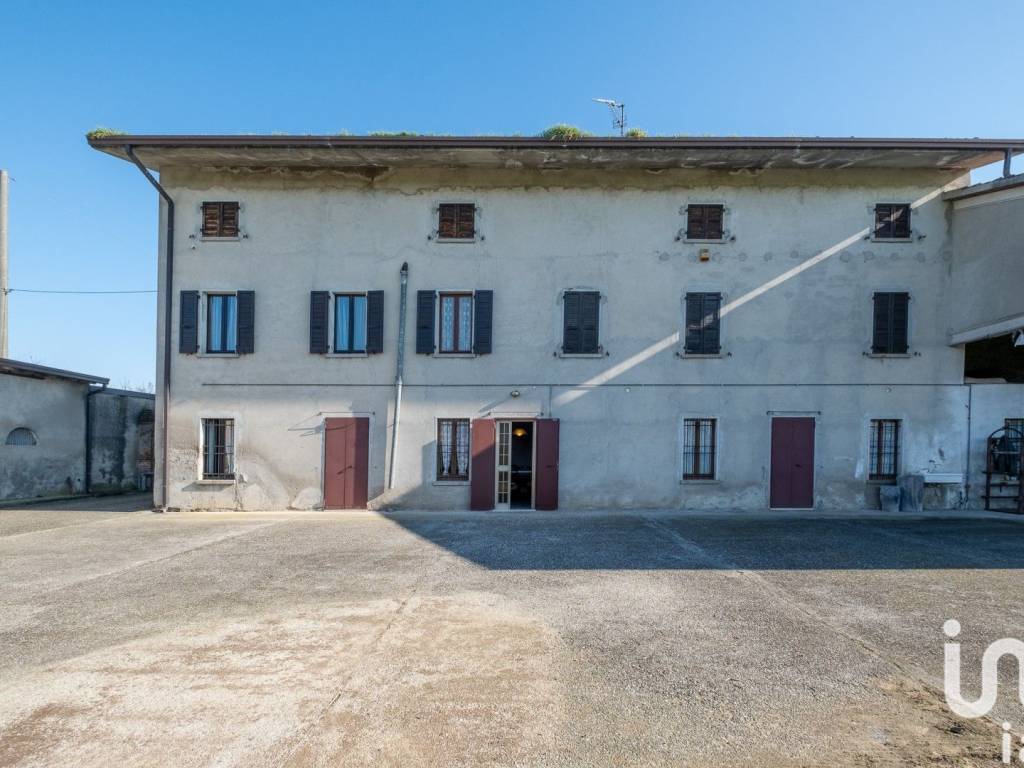 casa indipendente in vendita a Castiglione delle Stiviere