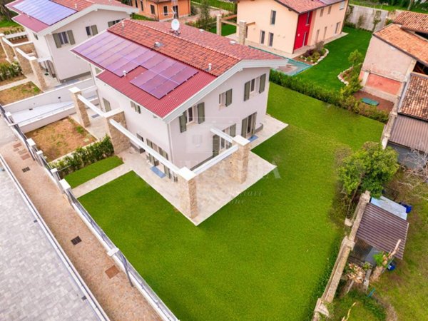 casa indipendente in vendita a Castiglione delle Stiviere