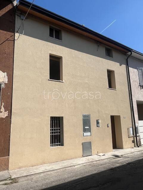 casa indipendente in vendita a Castiglione delle Stiviere in zona Gozzolina