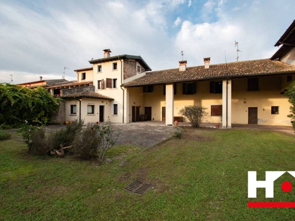 casa indipendente in vendita a Castiglione delle Stiviere in zona San Vigilio