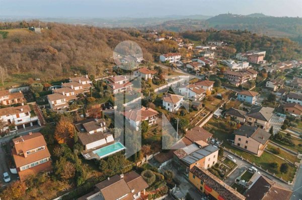 casa indipendente in vendita a Castiglione delle Stiviere