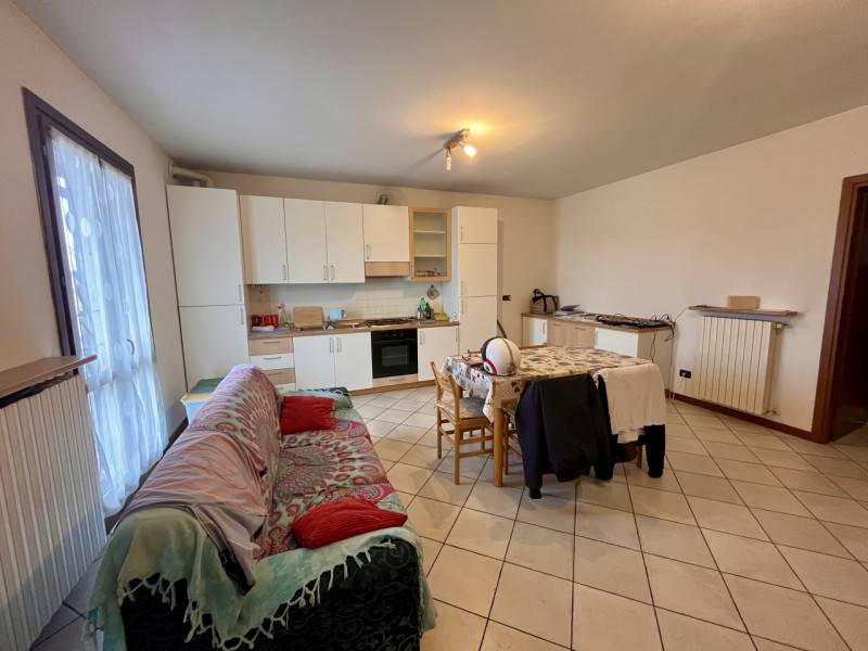 appartamento in vendita a Castiglione delle Stiviere in zona Gozzolina