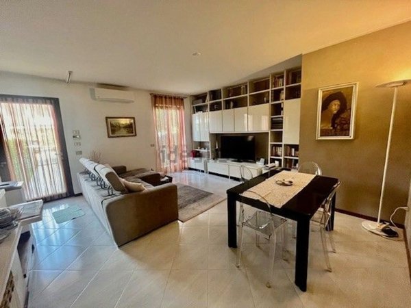 casa indipendente in vendita a Castiglione delle Stiviere