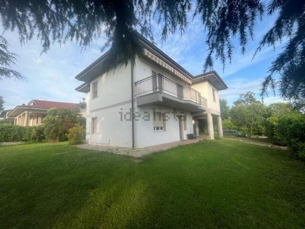 casa indipendente in vendita a Castiglione delle Stiviere