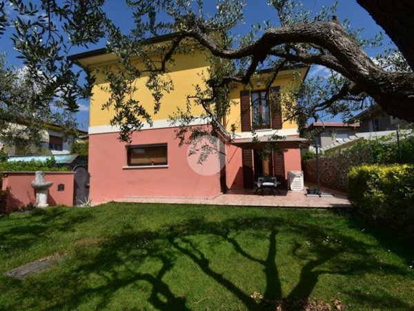 casa indipendente in vendita a Castiglione delle Stiviere