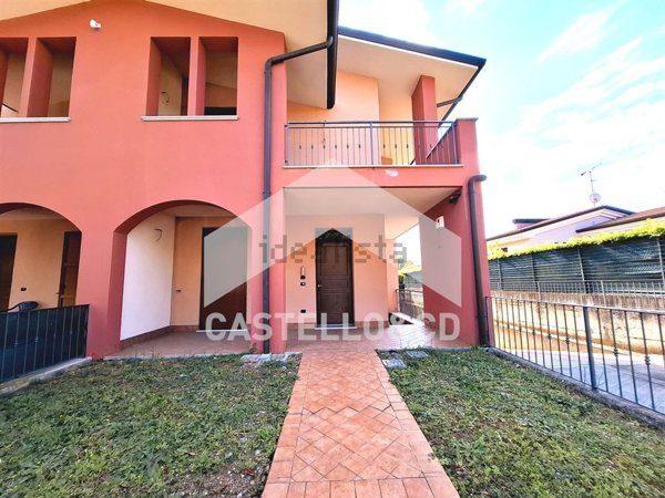 casa indipendente in vendita a Castiglione delle Stiviere