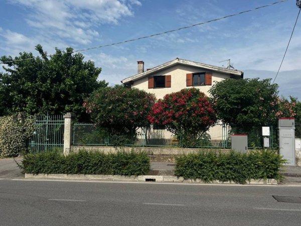 casa indipendente in vendita a Castiglione delle Stiviere