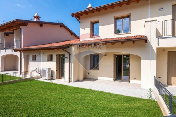 casa indipendente in vendita a Castiglione delle Stiviere