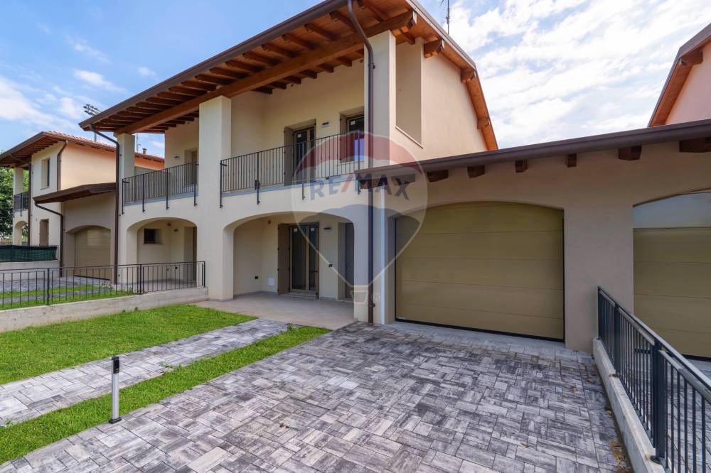 casa indipendente in vendita a Castiglione delle Stiviere