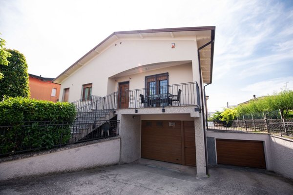 casa indipendente in vendita a Castiglione delle Stiviere