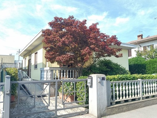 casa indipendente in vendita a Castiglione delle Stiviere