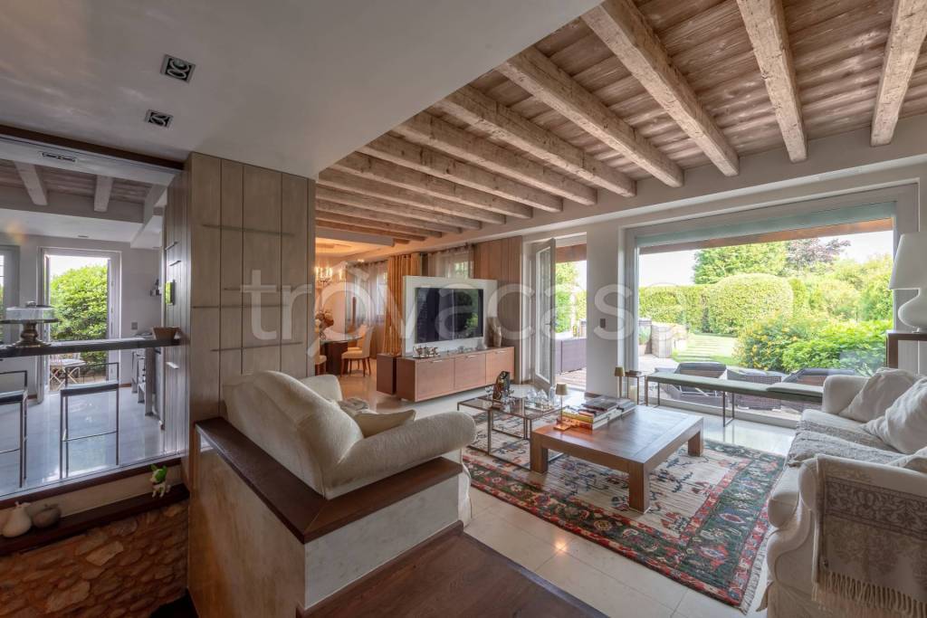 casa indipendente in vendita a Castiglione delle Stiviere