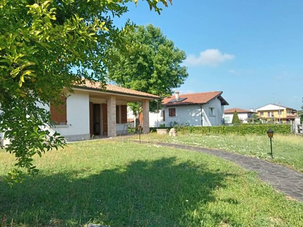 casa indipendente in vendita a Castiglione delle Stiviere