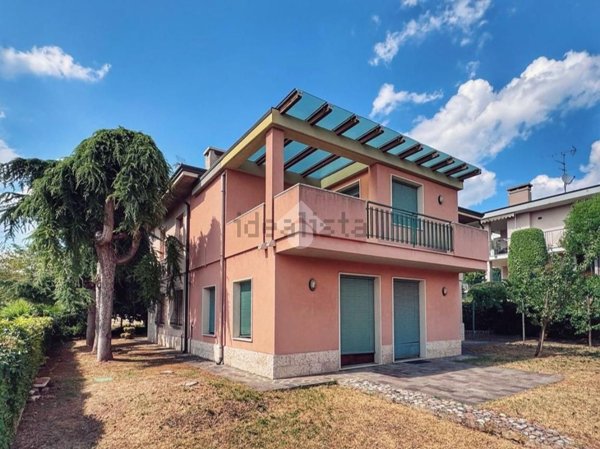 casa indipendente in vendita a Castiglione delle Stiviere