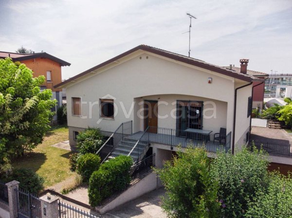 casa indipendente in vendita a Castiglione delle Stiviere