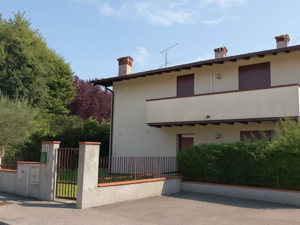 casa indipendente in vendita a Castiglione delle Stiviere